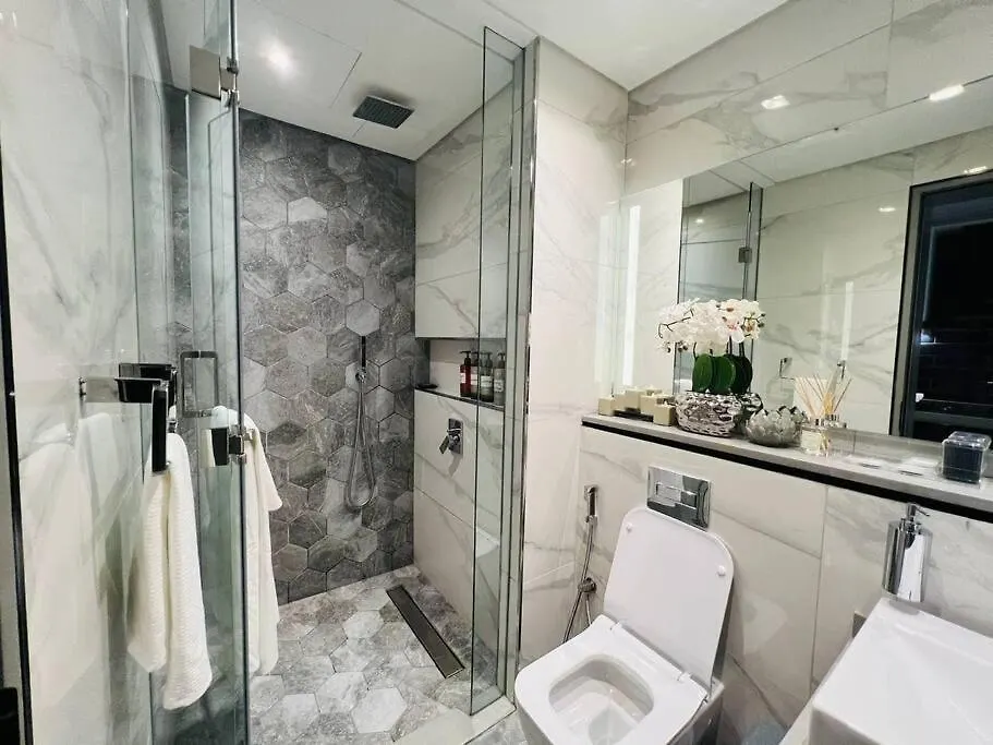 Urban King Bed With Burj Khalifa View & Dubai Mall Apartment