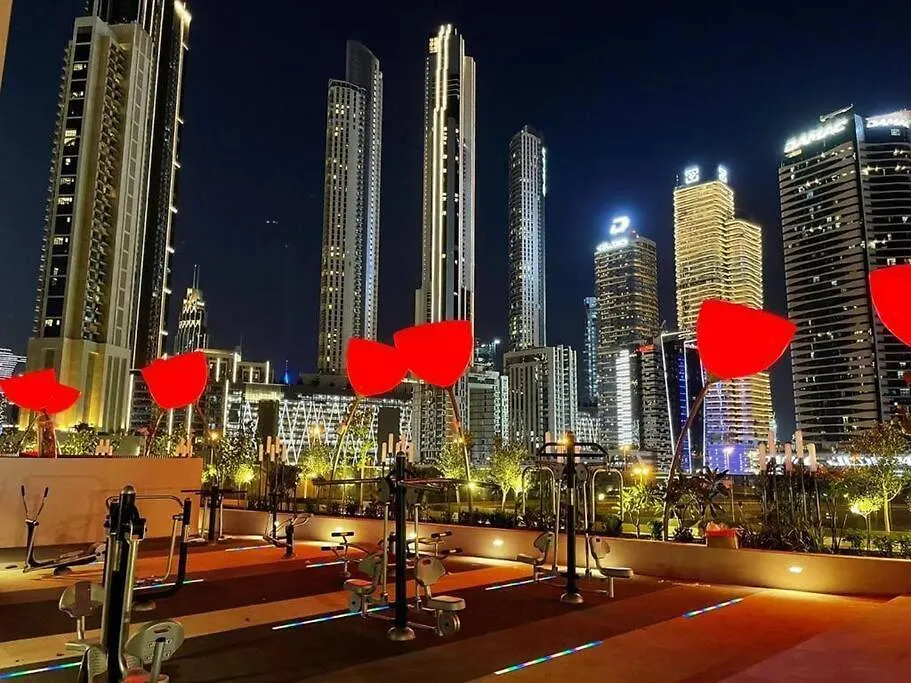 Urban King Bed With Burj Khalifa View & Dubai Mall Apartment